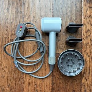 Dyson Supersonic Hair Dryer with 3 Attachments